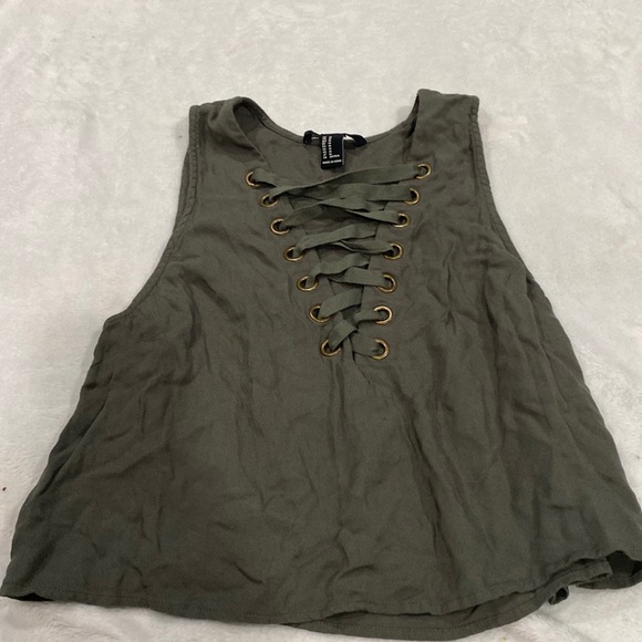 Forever 21 Tops - ⭐️ 2/$10 - sleeveless top